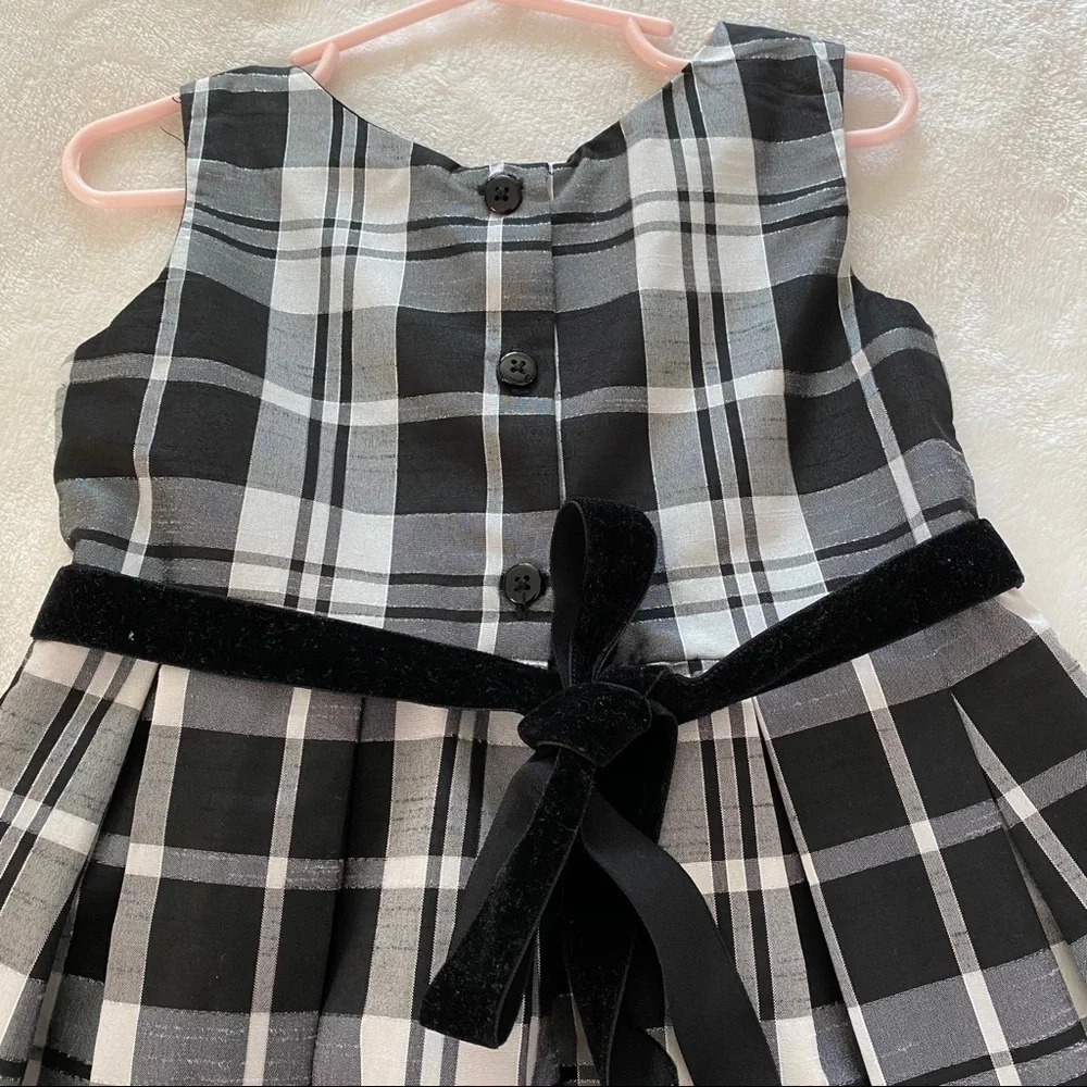 Girls Plaid Black/white fit flare Dress & cardigan Size 4